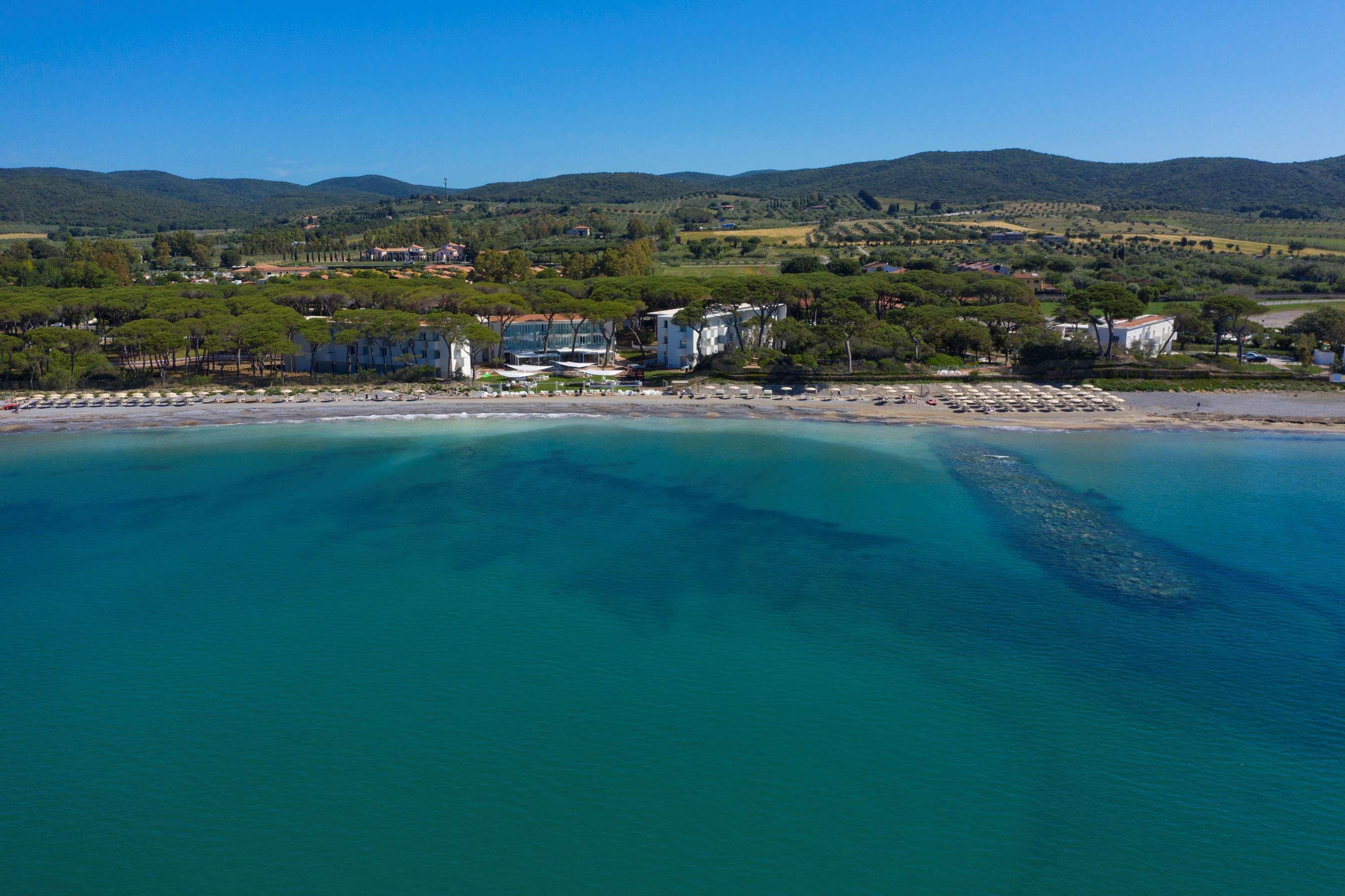 The Sense Experience Resort Follonica Esterno foto Aerial view of the bay