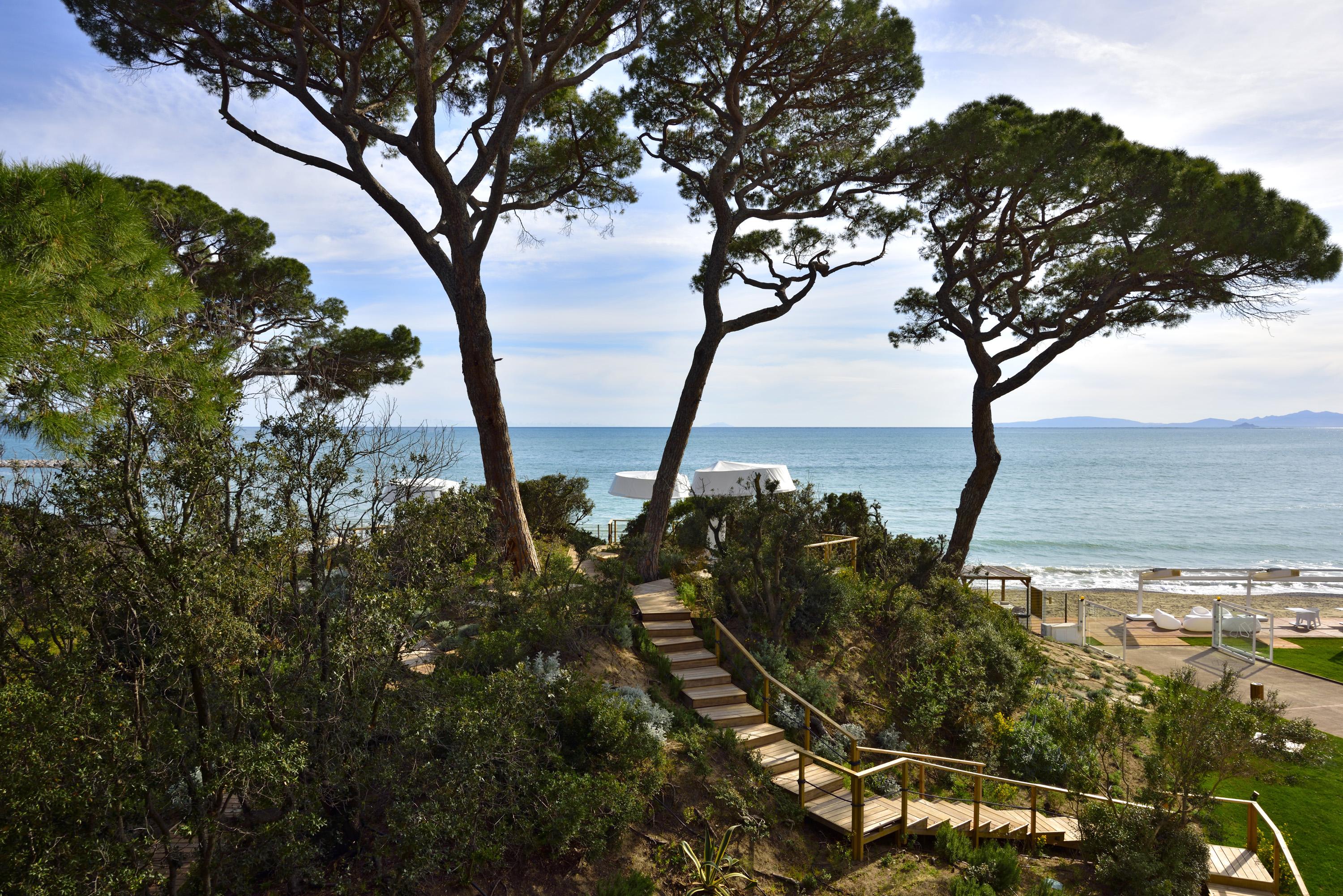 The Sense Experience Resort Follonica Esterno foto The coast of the Gulf of Saint-Tropez