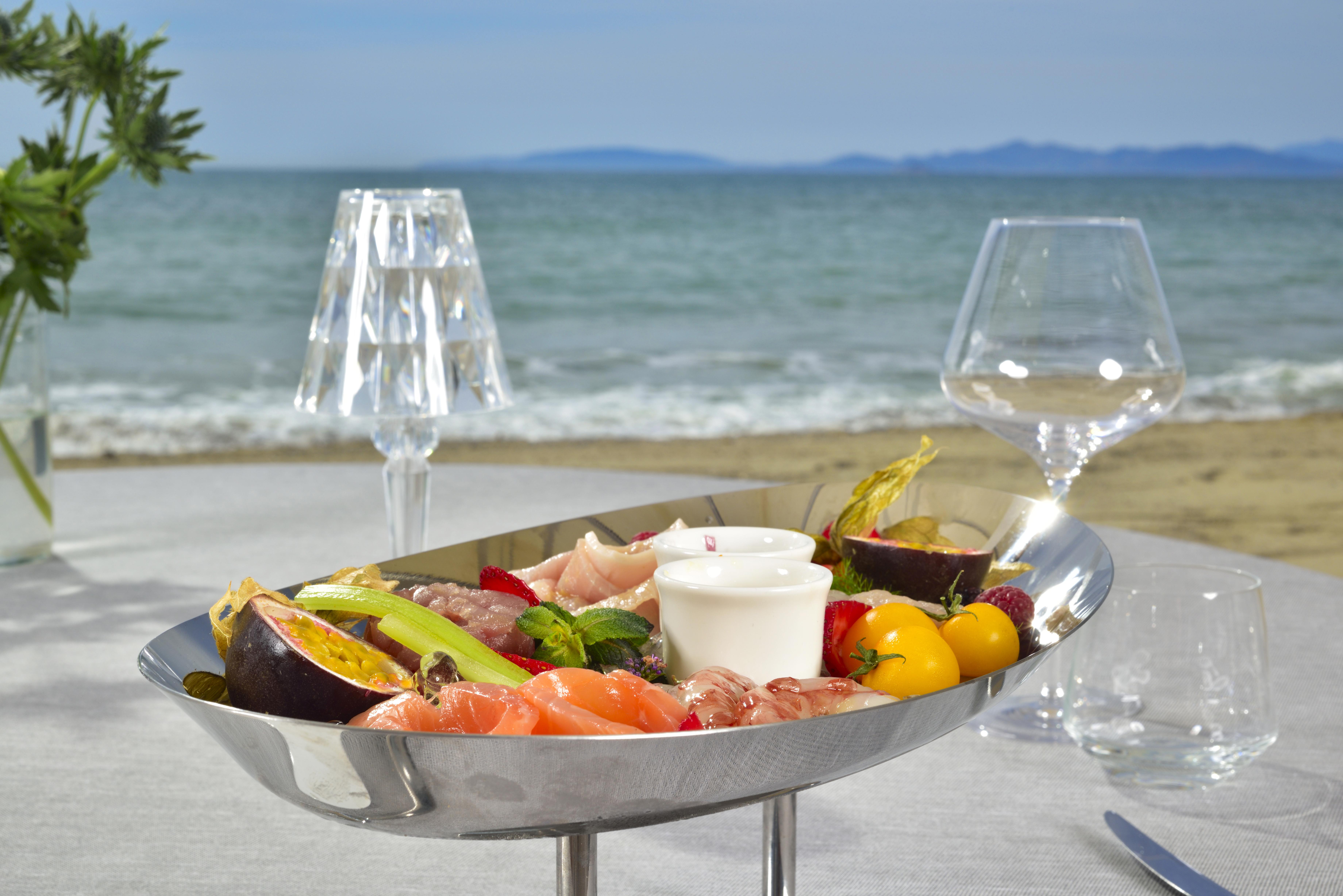 The Sense Experience Resort Follonica Esterno foto A seafood platter