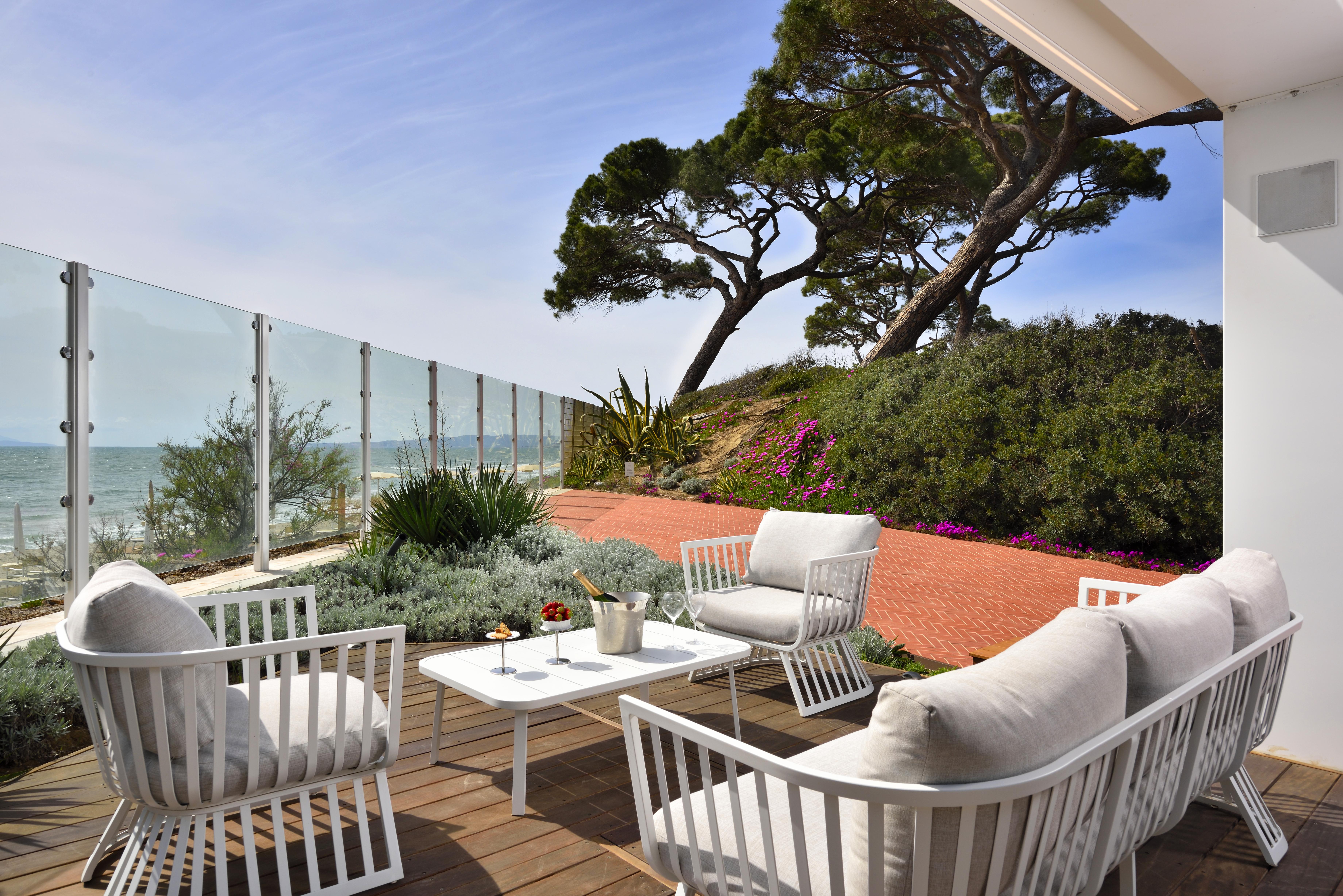 The Sense Experience Resort Follonica Esterno foto A 3D rendering of a balcony